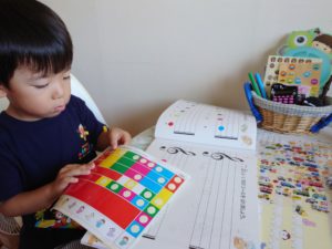 横浜市栄区飯島町のSACHIKOピアノ教室の子供のリトミックピアノ教室